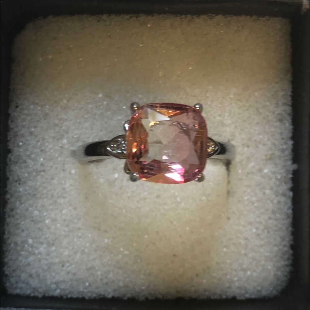 Silver and Pink Crystal Ring. Size 7 NWOT